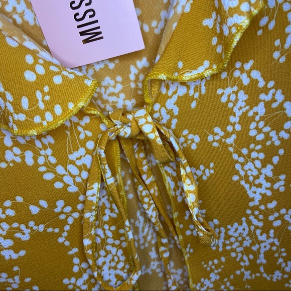 MISGUIDED Frill Hem Tie Front Blouse - Picture 6 of 9